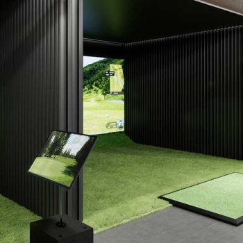 Indoor golf simulator
