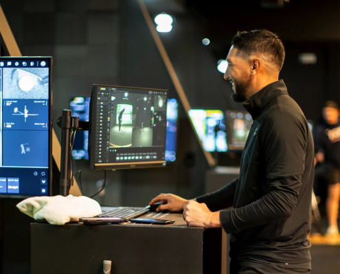 Technical coaching during a private golf lessons near me in Austin Tx